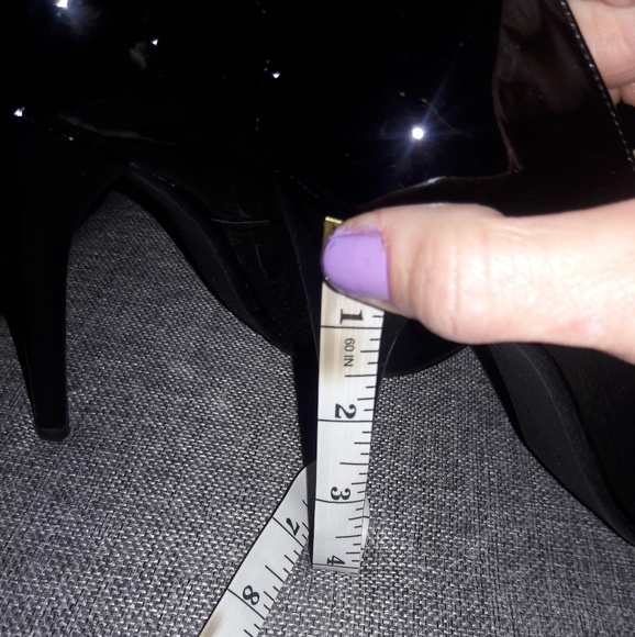 🔥Stuart Weitzman black patent leather heels - Picture 3 of 5